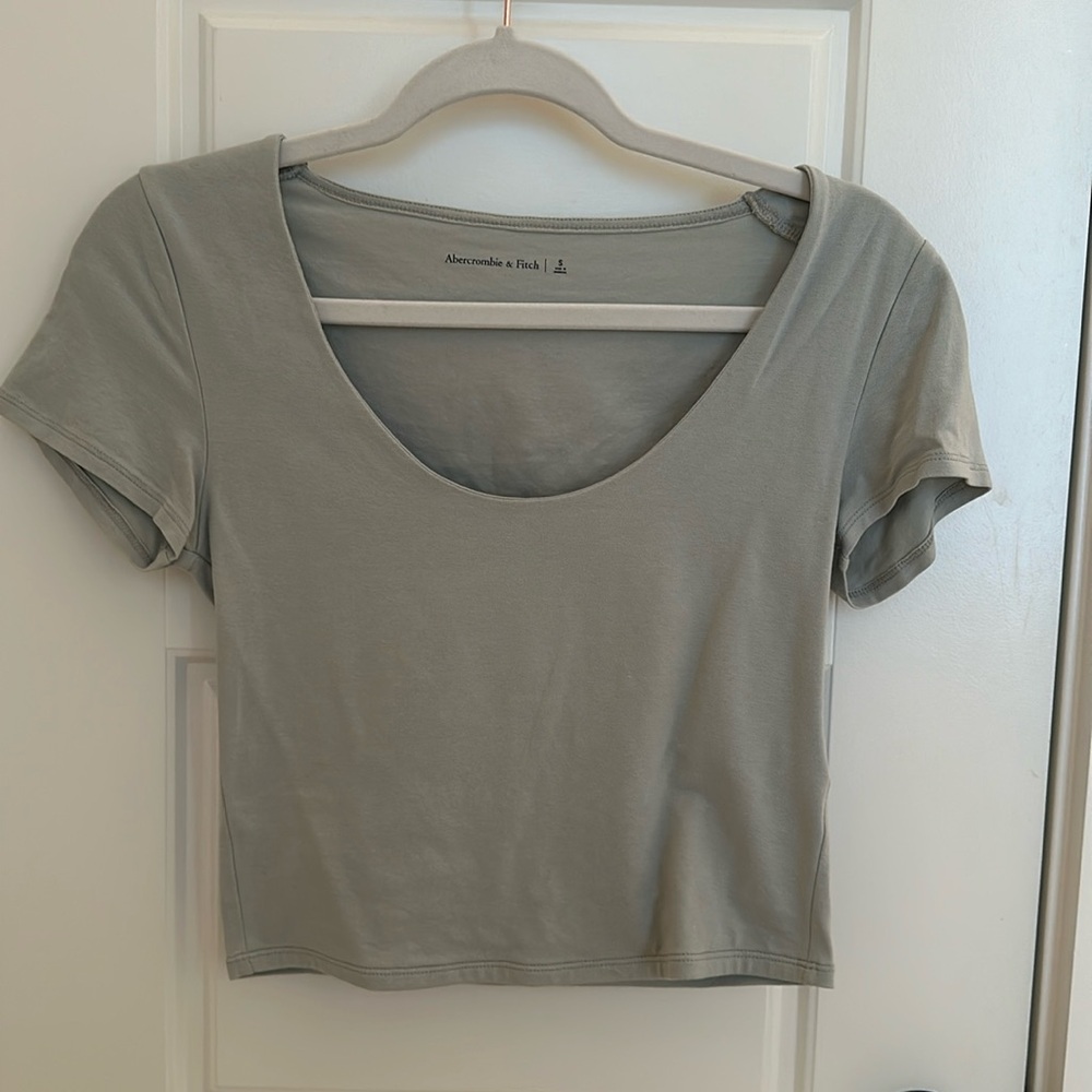 A&F cropped tee